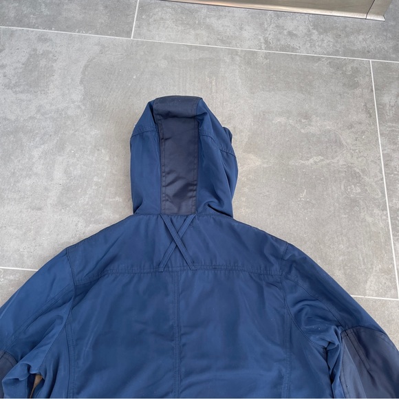 Stylish Blue Jacket for Men - Pockets for Convenience - Picture 6 of 10